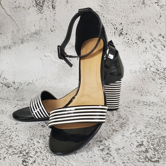 Chinese Laundry Judy Block Heel Sandals Black and White Striped Size 7.5 EUC - Picture 10 of 10